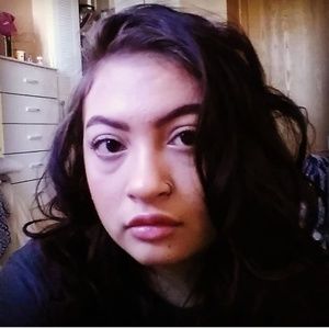 Meet your Posher, Selena